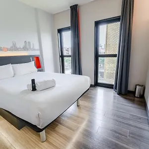 Easyhotel Barcelona Fira Hospitalet de Llobregat